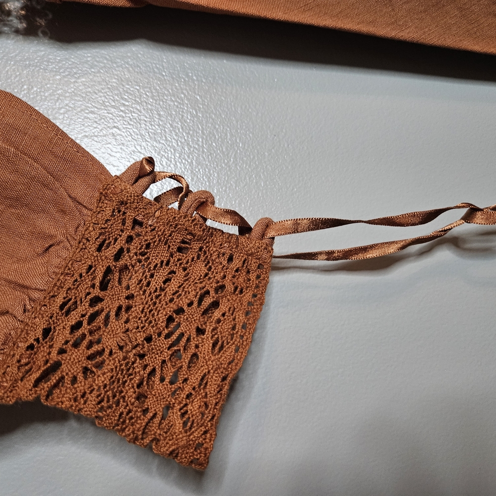 Eddy elegant linen dress lace accents - Picture 2 of 10